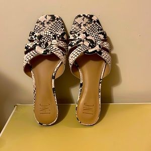 I.N.C. Black and White sandal